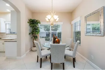 913 Vistana Cir #7, Naples, FL 34119 - Photo 9