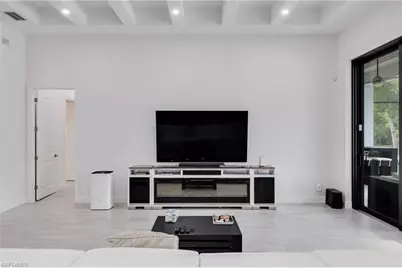 6423 Livingston Woods Ln, Naples, FL 34109 - Photo 5