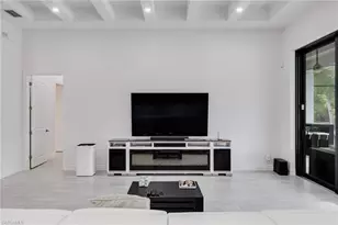 6423 Livingston Woods Ln, Naples, FL 34109 - Photo 5