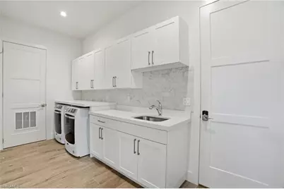 115 Cambria Ln, Naples, FL 34112 - Photo 33