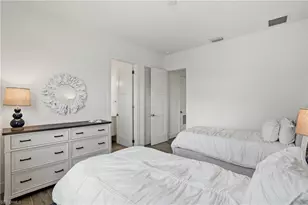 115 Cambria Ln, Naples, FL 34112 - Photo 21