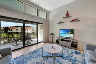 583 Beachwalk Cir, Naples, FL 34108 - Photo 5