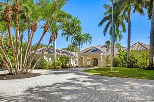 656 Hickory Rd, Naples, FL 34108 - Photo 1