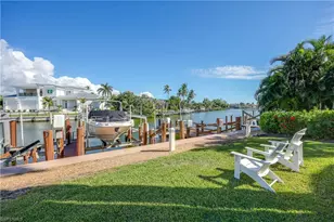 2100 Gulf Shore Blvd N, Naples, FL 34102 - Photo 31