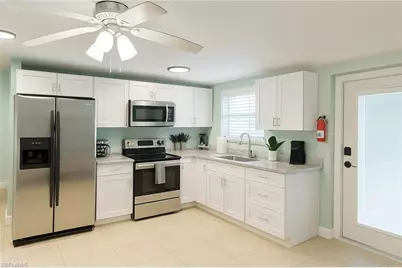 726 Park Ave, Naples, FL 34110 - Photo 11