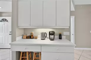 2345 Magnolia Ln, Naples, FL 34112 - Photo 9