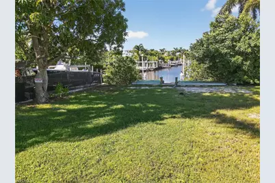 1585 Pelican Ave, Naples, FL 34102 - Photo 9