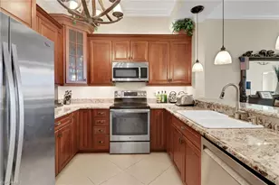 450 Bayfront Pl, Naples, FL 34102 - Photo 7