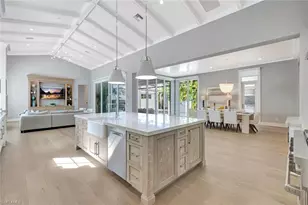 160 Broad Ave S, Naples, FL 34102 - Photo 19