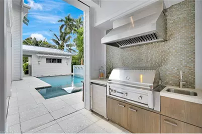 160 Broad Ave S, Naples, FL 34102 - Photo 39