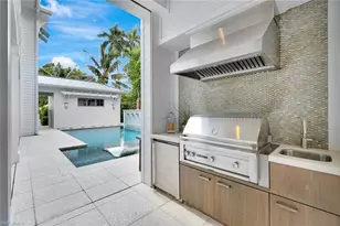 160 Broad Ave S, Naples, FL 34102 - Photo 39