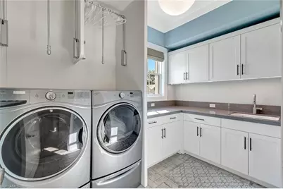 160 Broad Ave S, Naples, FL 34102 - Photo 37