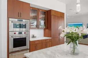 671 Henley Dr, Naples, FL 34104 - Photo 17
