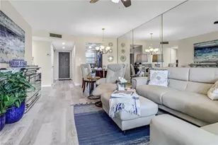 190 Turtle Lake Ct, Naples, FL 34105 - Photo 9