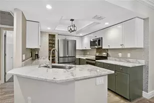 636 Wiggins Bay Dr, Naples, FL 34110 - Photo 13