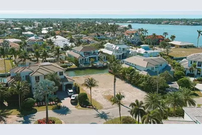 1670 Dolphin Ct, Naples, FL 34102 - Photo 5