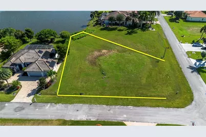 17994 Bluewater Dr, Naples, FL 34114 - Photo 1