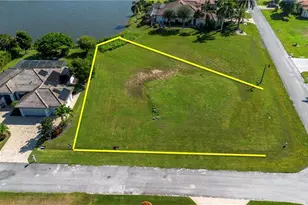 17994 Bluewater Dr, Naples, FL 34114 - Photo 1