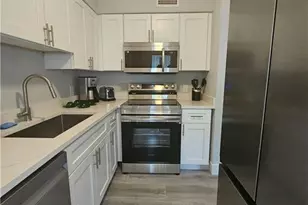 548 Broad Ave S, Naples, FL 34102 - Photo 3