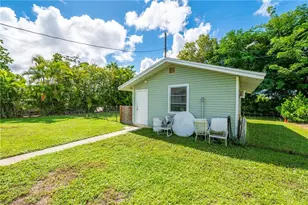 2432 Washington Ave, Naples, FL 34112 - Photo 21