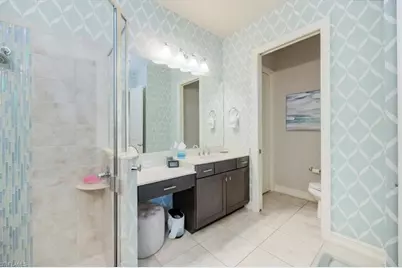 8160 Venetian Pointe Dr, Fort Myers, FL 33908 - Photo 23