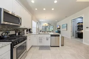 8160 Venetian Pointe Dr, Fort Myers, FL 33908 - Photo 15