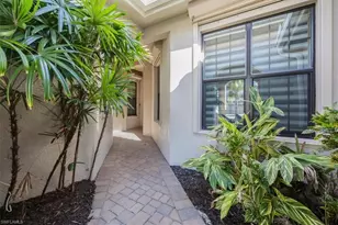 8160 Venetian Pointe Dr, Fort Myers, FL 33908 - Photo 5