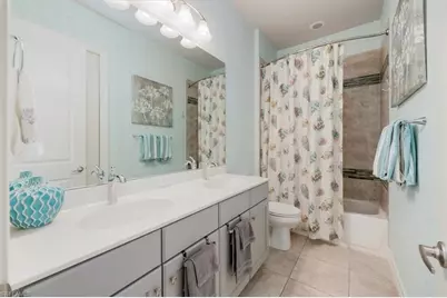 8160 Venetian Pointe Dr, Fort Myers, FL 33908 - Photo 29