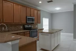 2822 Inlet Cove Ln W, Naples, FL 34120 - Photo 3