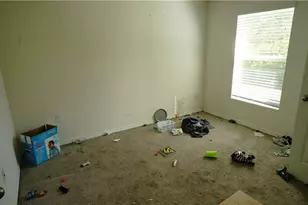 666 Vanola Ct, Lehigh Acres, FL 33972 - Photo 5