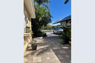 4843 Carriage Ct, Naples, FL 34114 - Photo 7