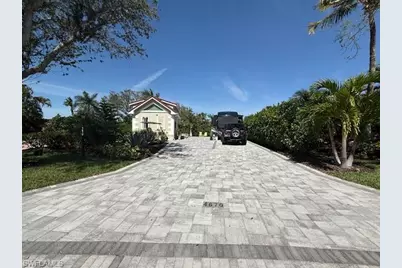 4670 Southern Breeze Dr, Naples, FL 34114 - Photo 1