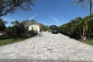 4670 Southern Breeze Dr, Naples, FL 34114 - Photo 1