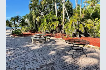 4682 Southern Breeze Dr, Naples, FL 34114 - Photo 5