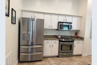 911 SE 21st Ln, Cape Coral, FL 33990 - Photo 5