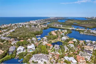 211 San Mateo Dr, Bonita Springs, FL 34134 - Photo 49