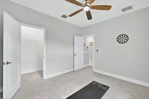 7570 Rockefeller Dr, Naples, FL 34119 - Photo 21