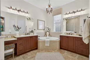990 Tivoli Ct, Naples, FL 34104 - Photo 15
