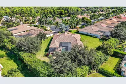 990 Tivoli Ct, Naples, FL 34104 - Photo 37