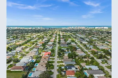 781 103rd Ave N, Naples, FL 34108 - Photo 3