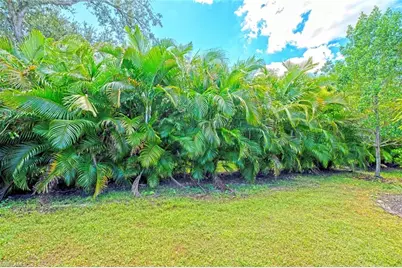 388 Grace Bay Ln, Naples, FL 34114 - Photo 23