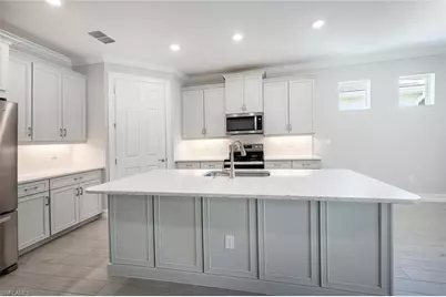 388 Grace Bay Ln, Naples, FL 34114 - Photo 9