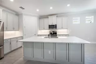 388 Grace Bay Ln, Naples, FL 34114 - Photo 9