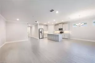 388 Grace Bay Ln, Naples, FL 34114 - Photo 7