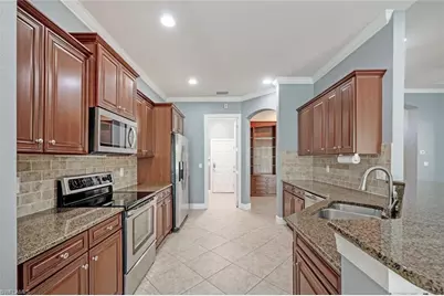 11279 Lithgow Ln, Fort Myers, FL 33913 - Photo 3