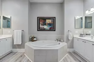 9270 Campanile Cir, Naples, FL 34114 - Photo 13