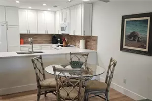 1051 Foxfire Ln, Naples, FL 34104 - Photo 5