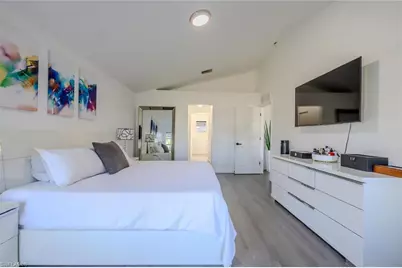 326 NE 10th Ter, Cape Coral, FL 33909 - Photo 3