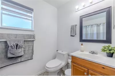 326 NE 10th Ter, Cape Coral, FL 33909 - Photo 17