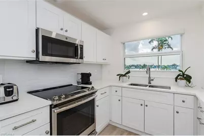 3450 Gulf Shore Blvd N #210, Naples, FL 34103 - Photo 13